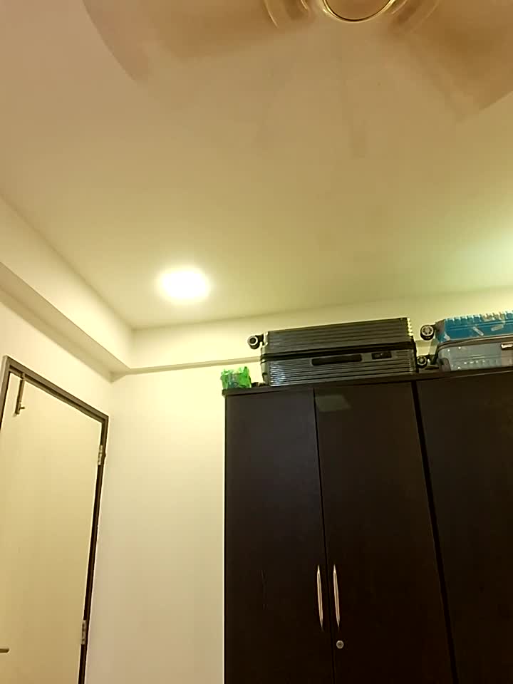 Blossam_07 - Stripchat webcam show • Thursday, October 3, 2024 #Deepthroat #Brunette #Shower